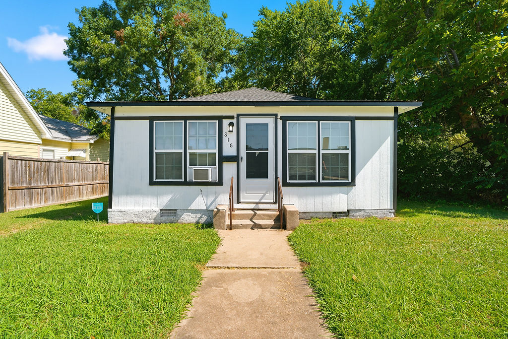 816 E 9th Ada OK 74820