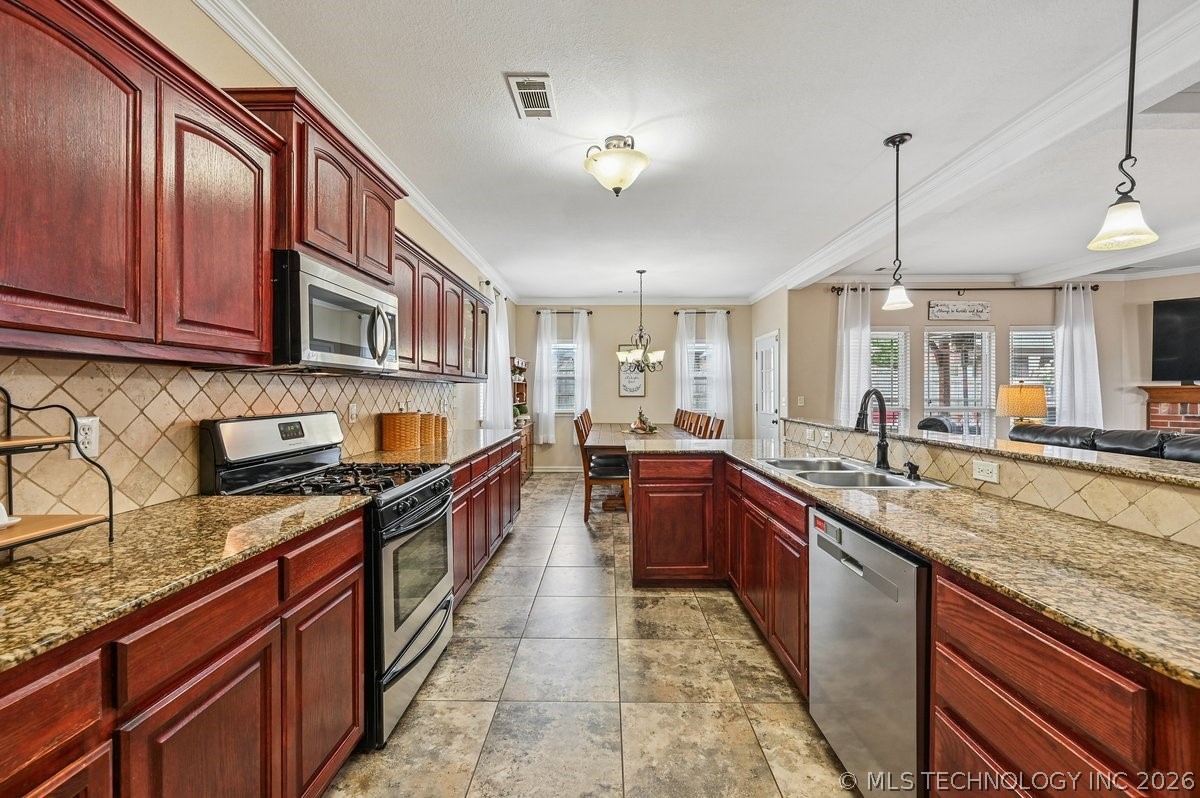 4001 W Utica Street Broken Arrow OK 74011