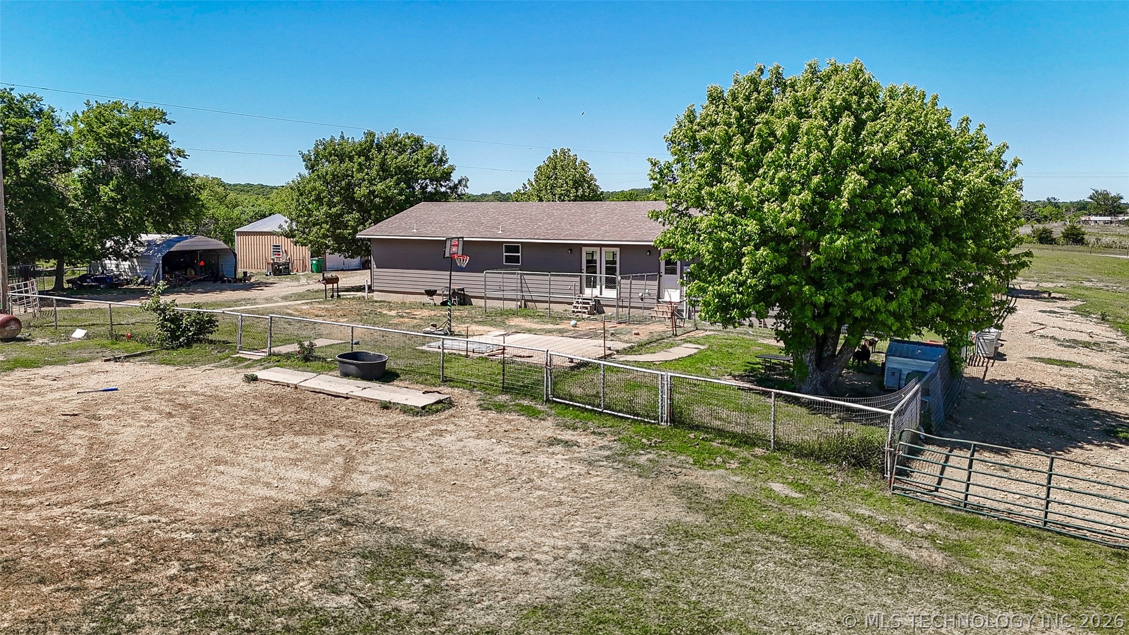 6951 E 134 Road Holdenville OK 74848