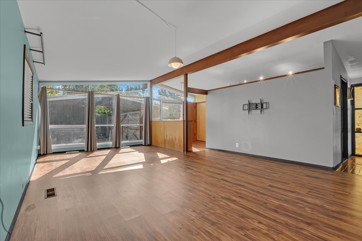 5803 E 25th Place Tulsa OK 74114