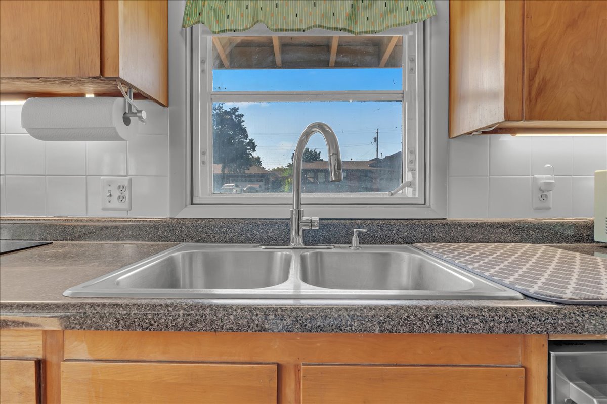 5803 E 25th Place Tulsa OK 74114