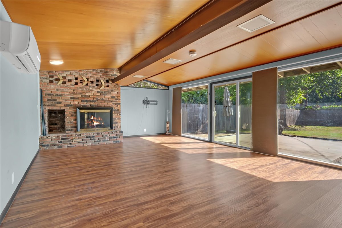 5803 E 25th Place Tulsa OK 74114