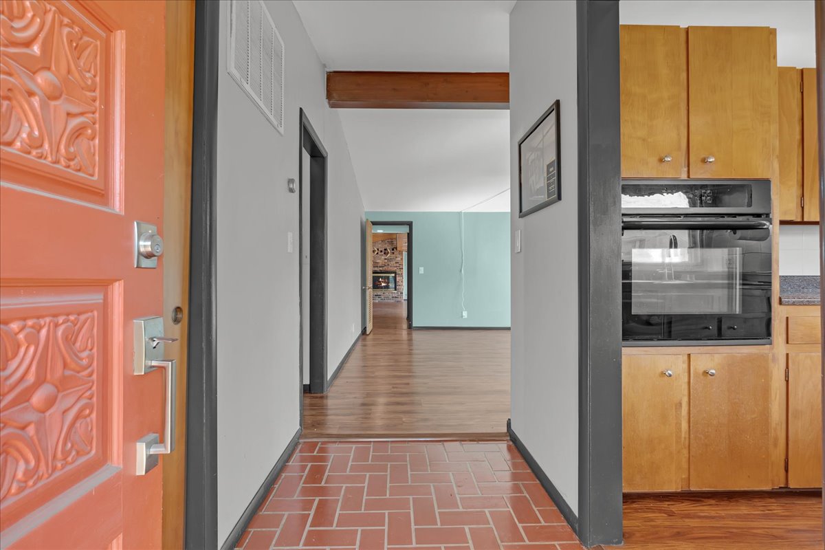5803 E 25th Place Tulsa OK 74114