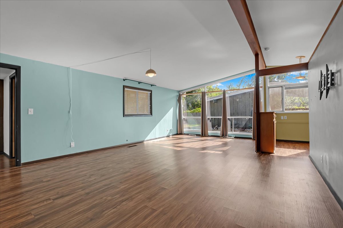 5803 E 25th Place Tulsa OK 74114