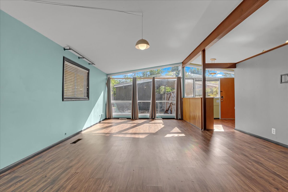5803 E 25th Place Tulsa OK 74114