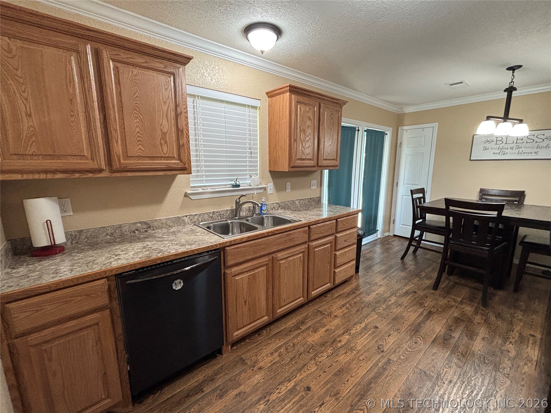 220 S Arkansas Caddo OK 74729