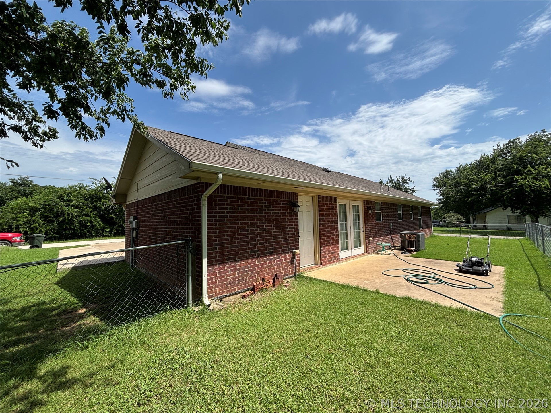 220 S Arkansas Caddo OK 74729