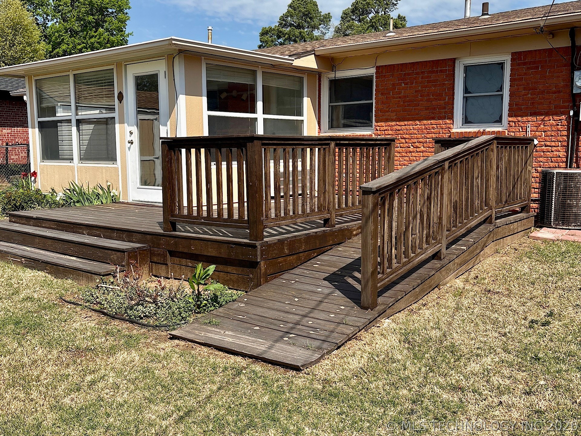 1013 E 10th Street Cushing OK 74023