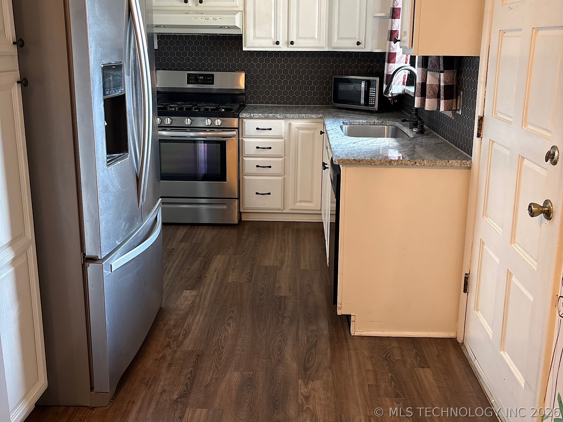 1013 E 10th Street Cushing OK 74023