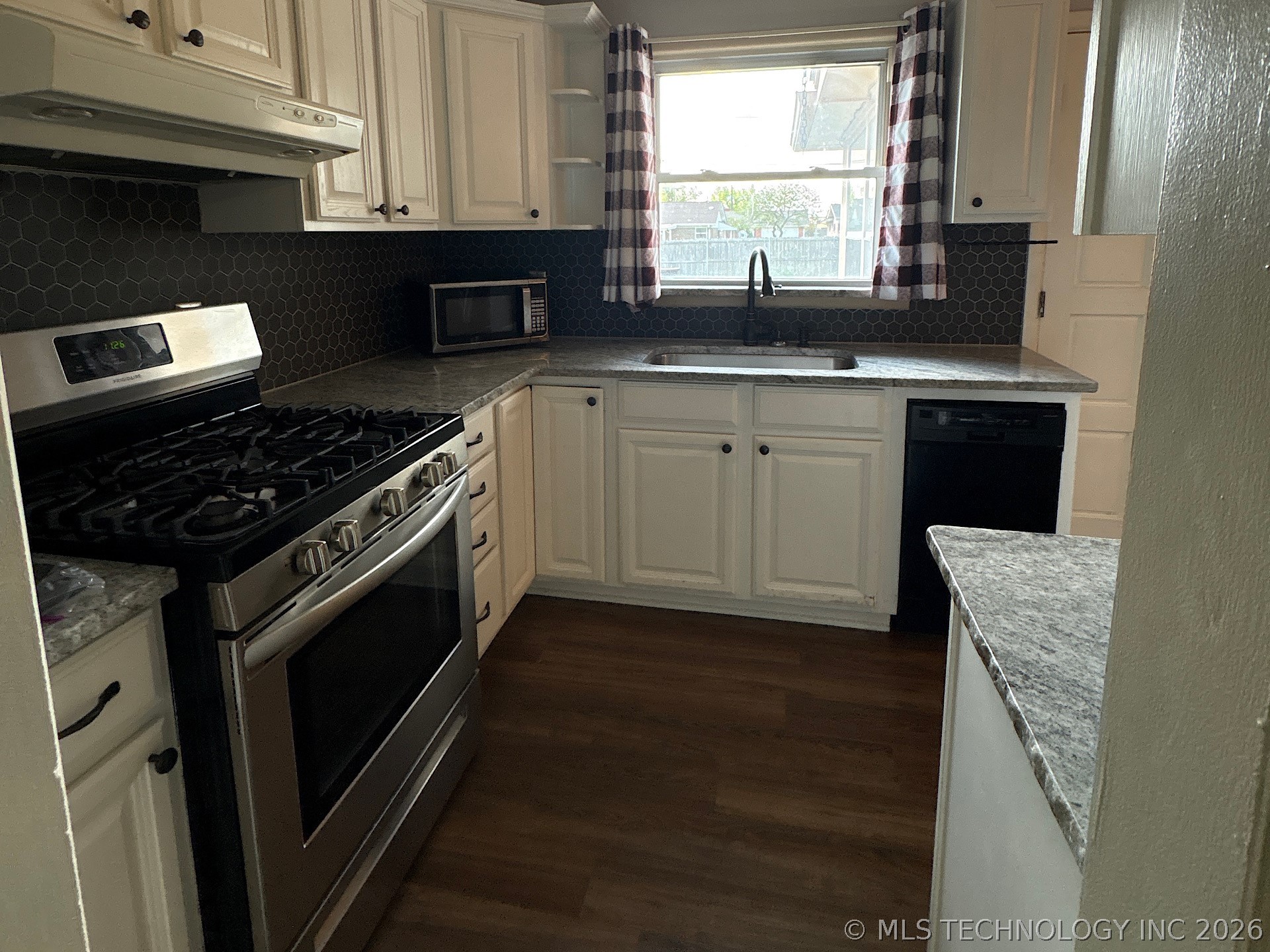 1013 E 10th Street Cushing OK 74023