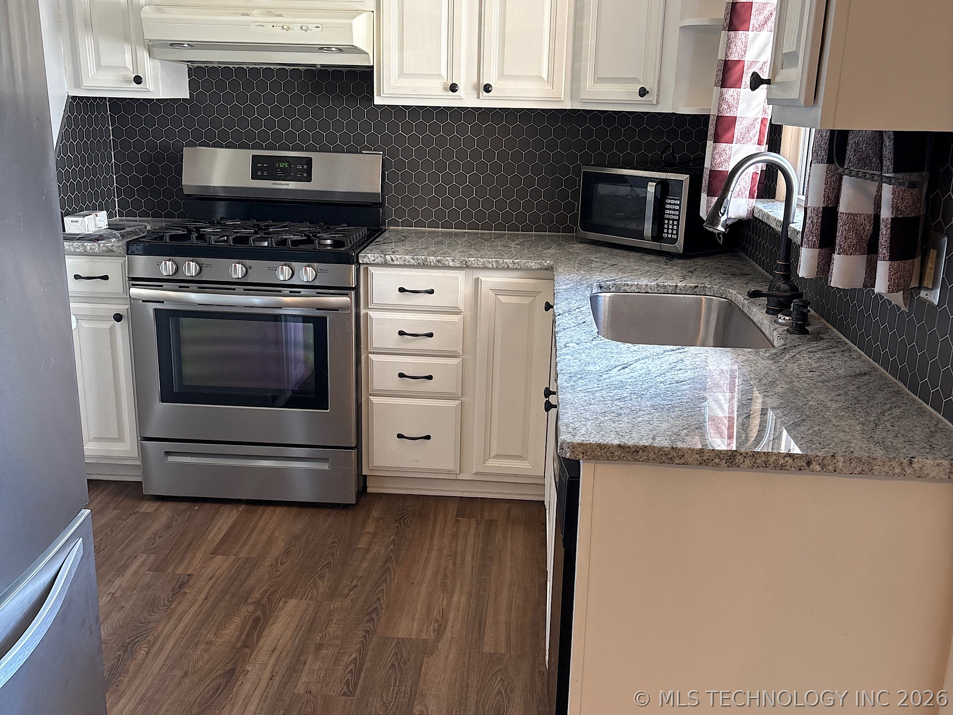 1013 E 10th Street Cushing OK 74023