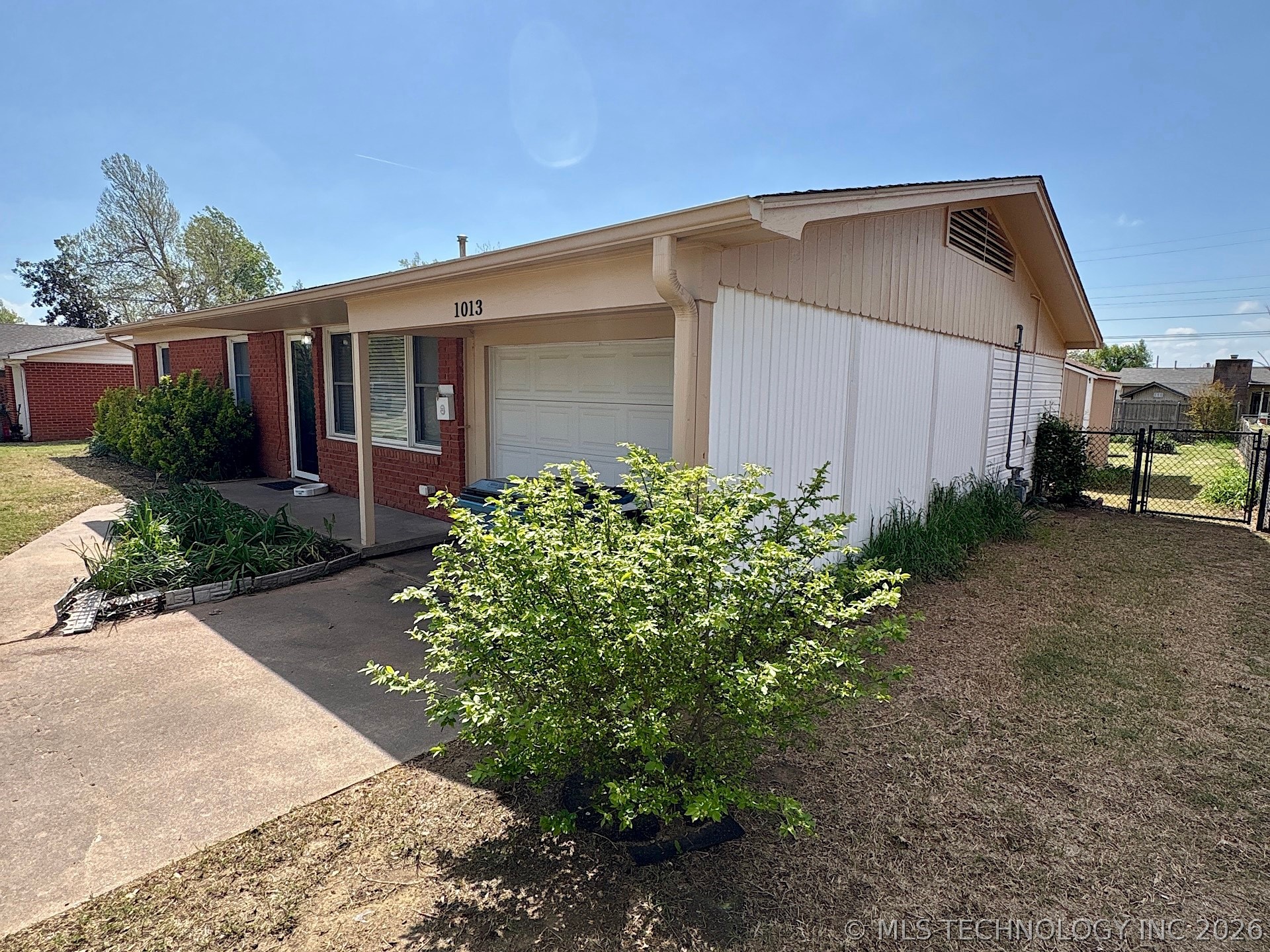 1013 E 10th Street Cushing OK 74023