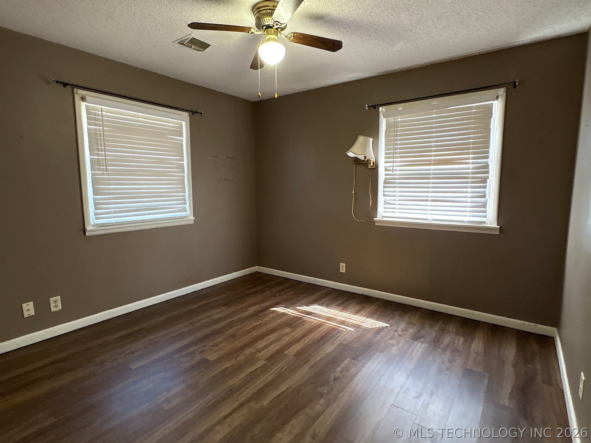 1013 E 10th Street Cushing OK 74023