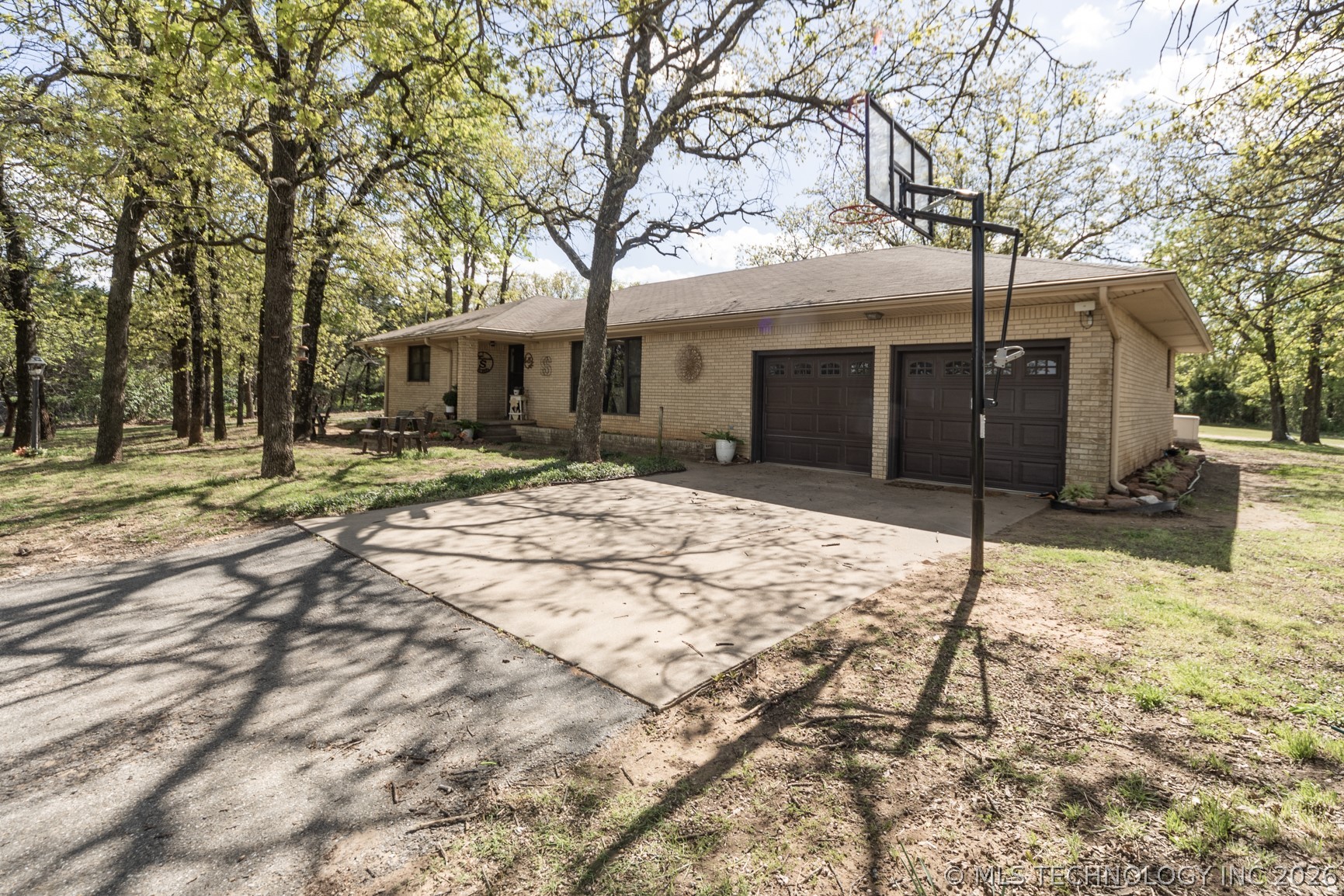222 N Oak Grove Road Cushing OK 74023