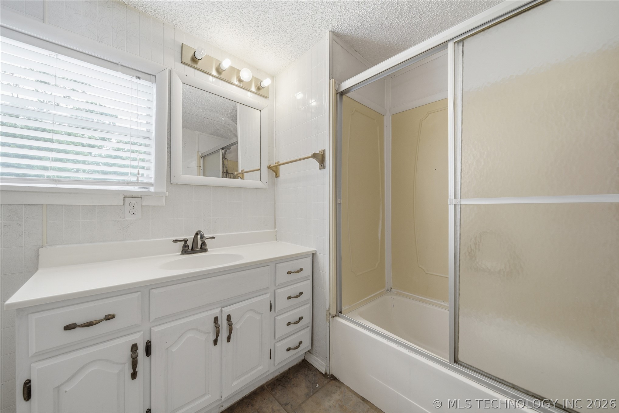 311 W Cherokee Street Delaware OK 74027