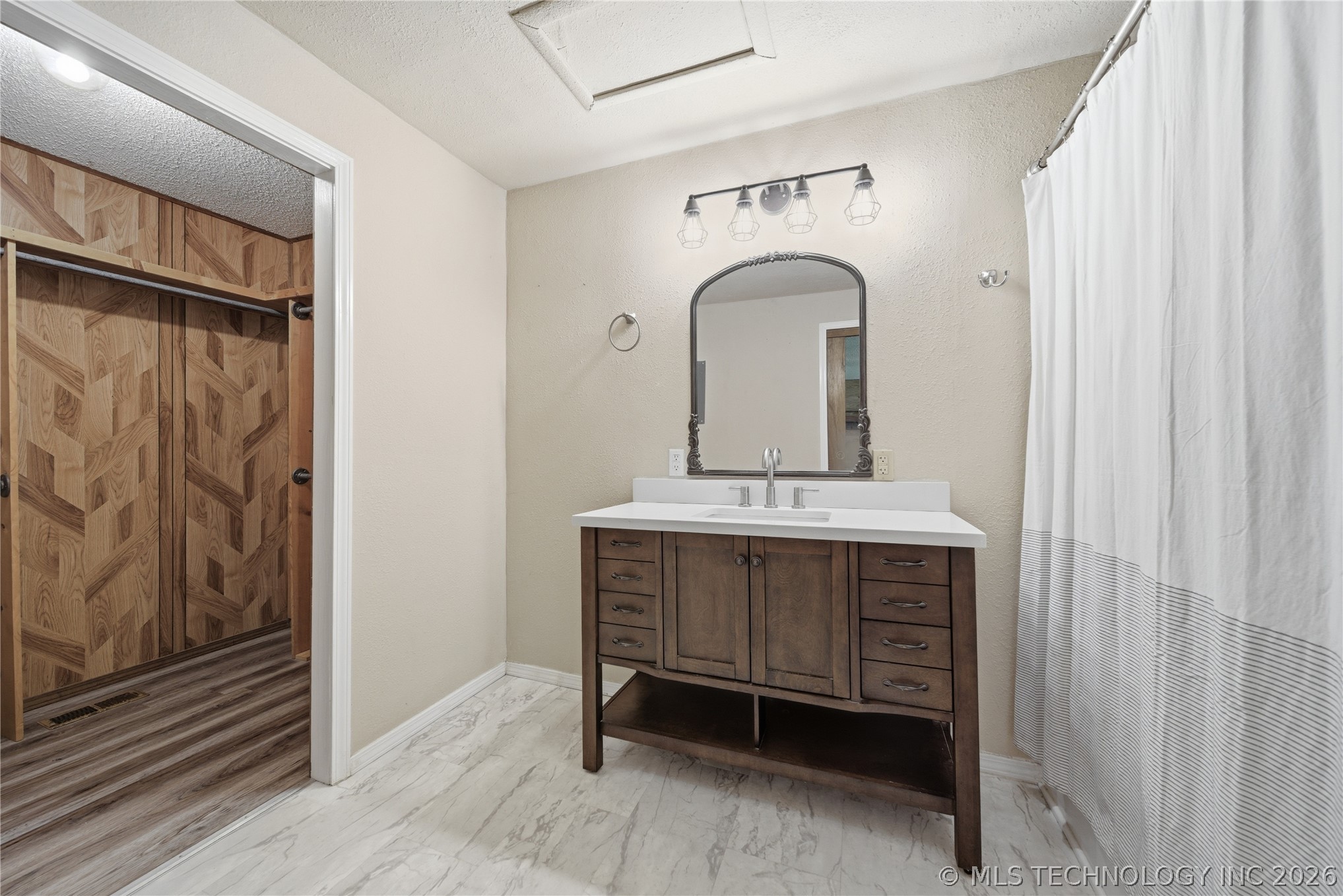 311 W Cherokee Street Delaware OK 74027