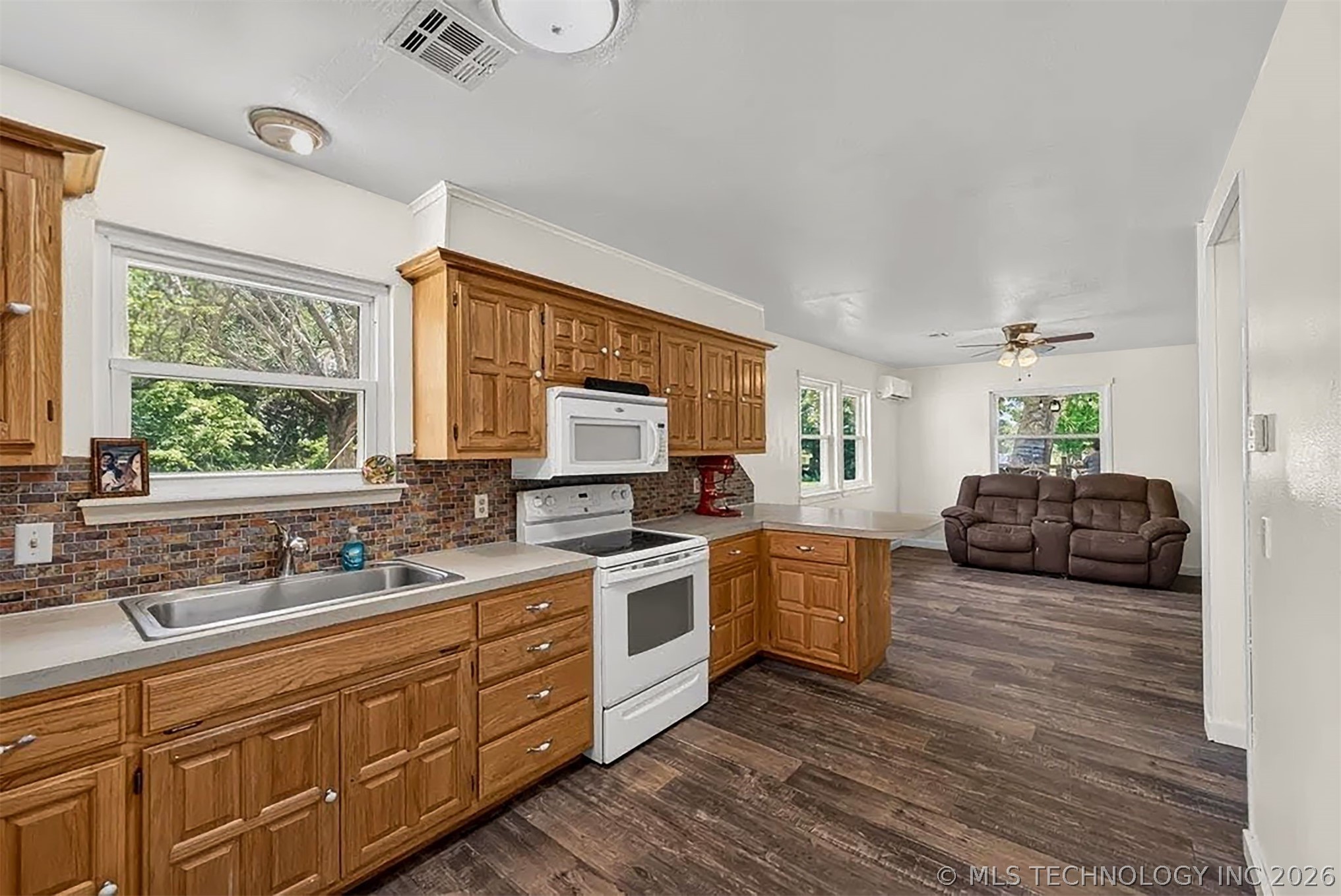 1901 S 4280 Road Chelsea OK 74016