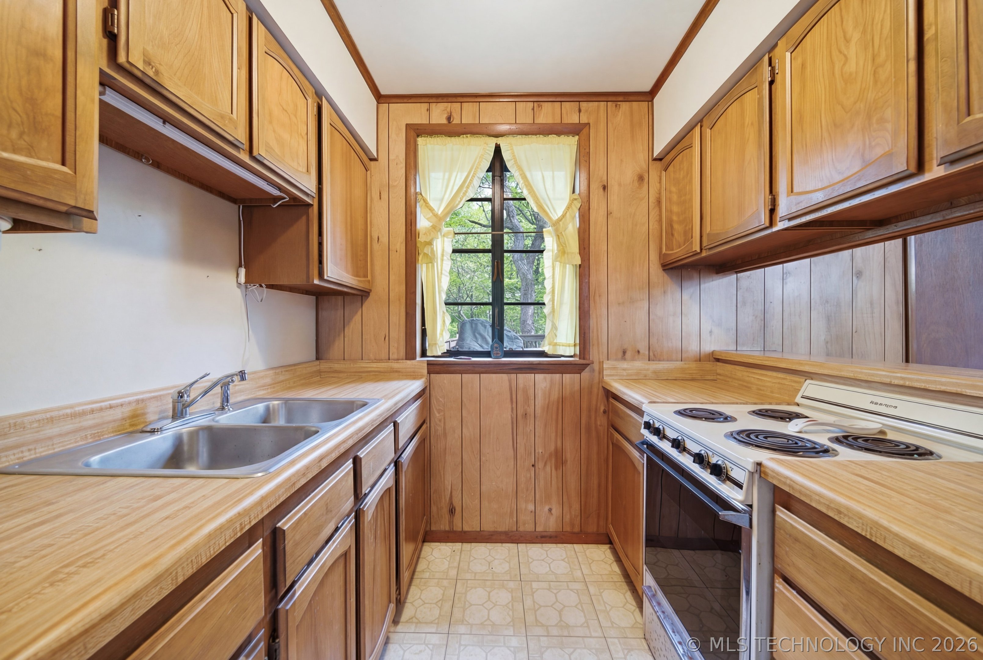 64 Walnut Street Locust Grove OK 74352