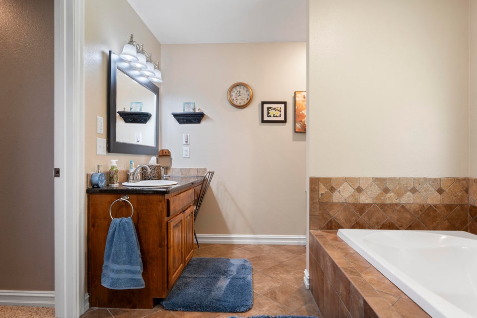 12348 E 389 Road Jay OK 74346