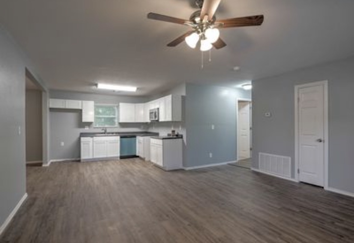619 S 102nd East Eastavenue Tulsa OK 74128