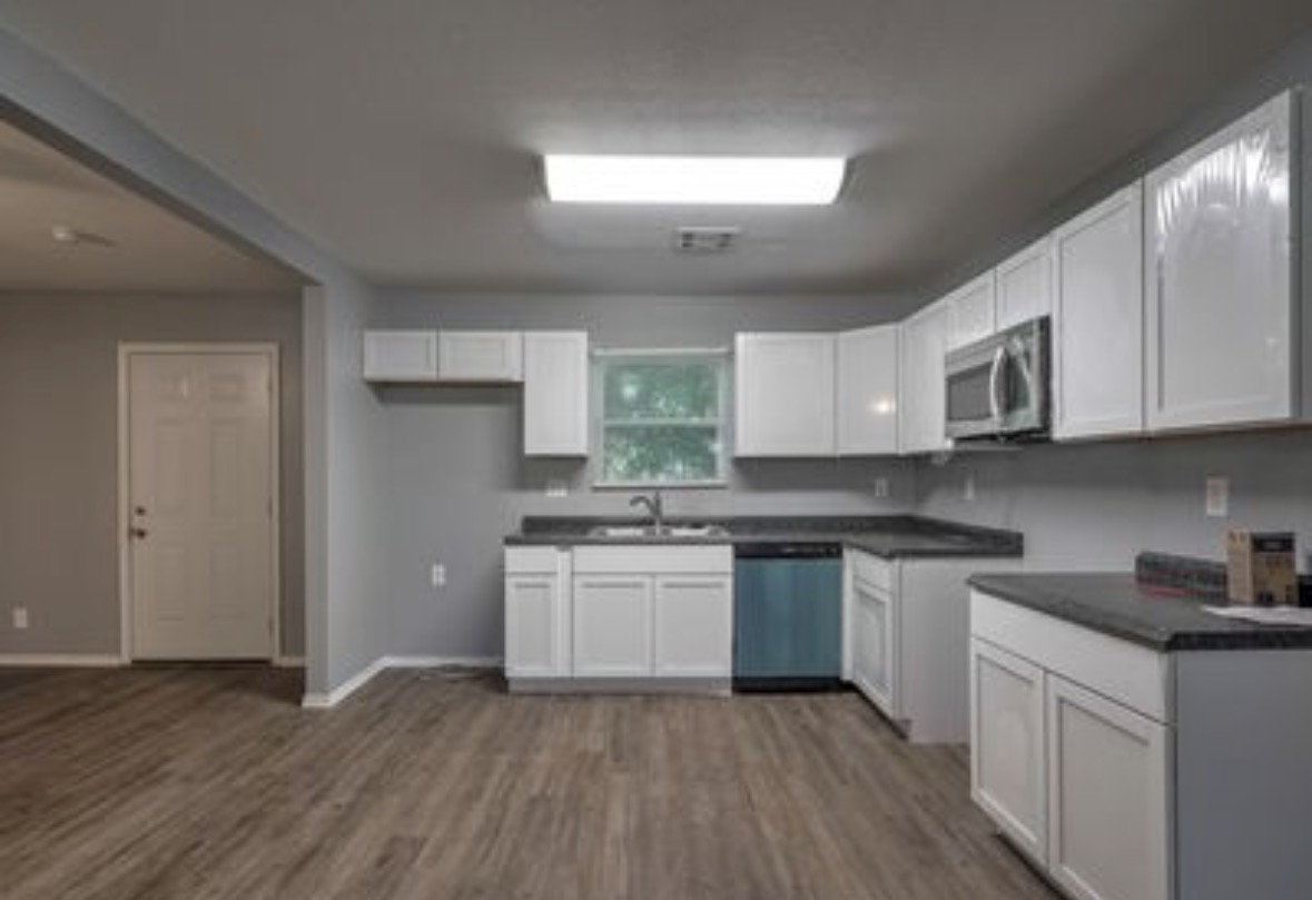 619 S 102nd East Eastavenue Tulsa OK 74128