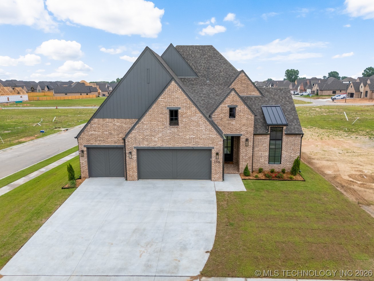 2704 W Twin Oaks Street Broken Arrow OK 74012