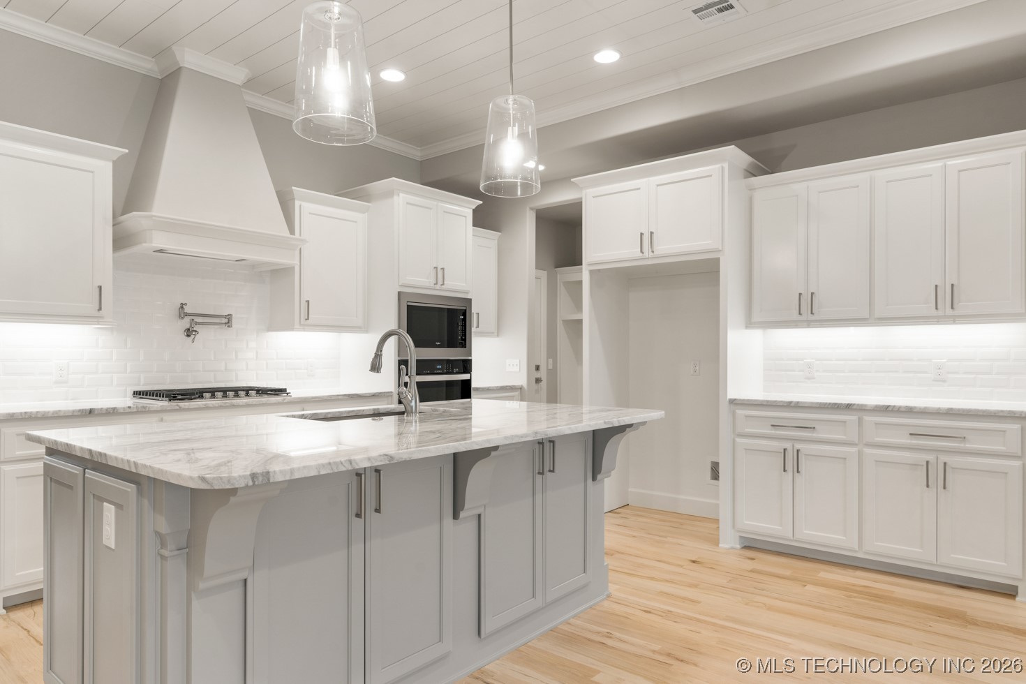 2704 W Twin Oaks Street Broken Arrow OK 74012