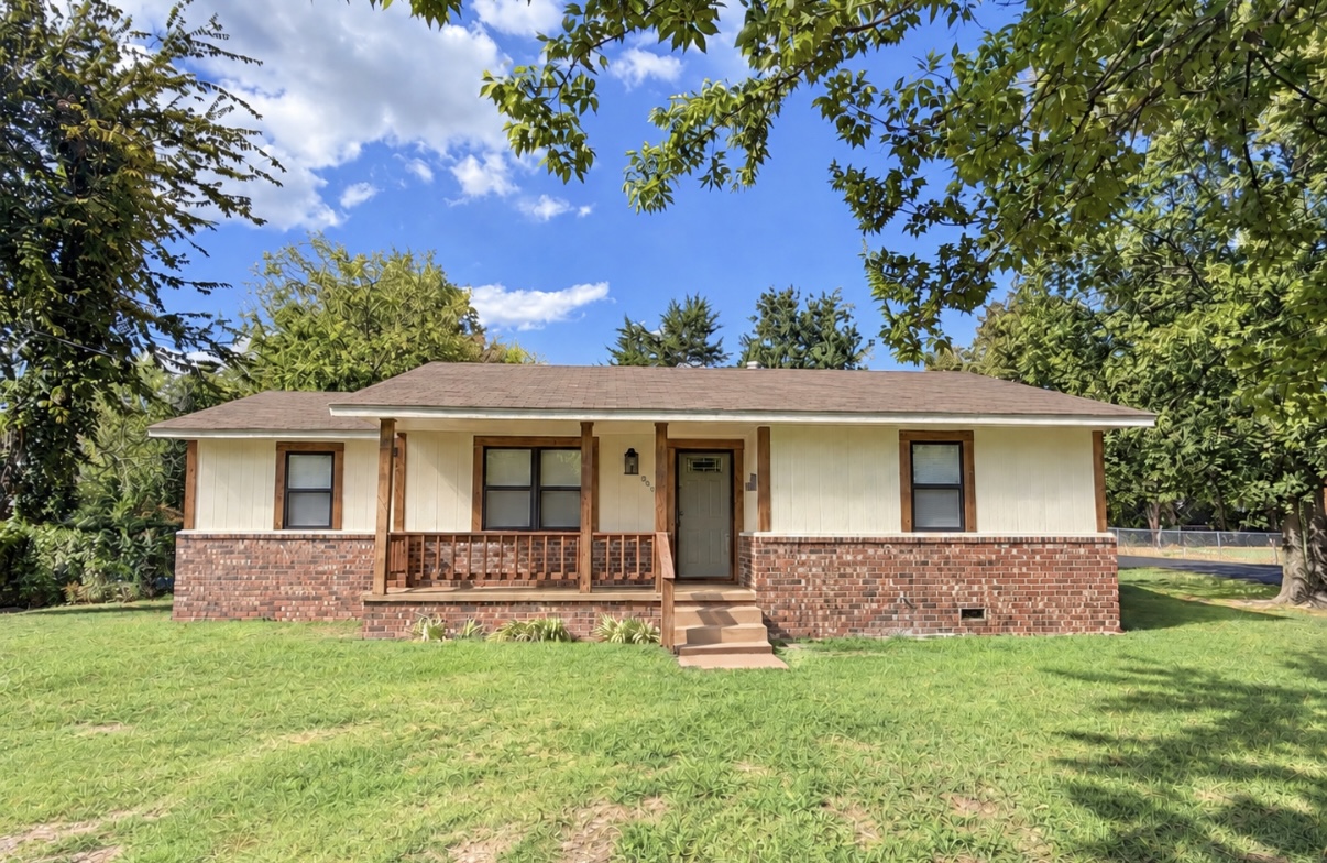 809 E Boone Tahlequah OK 74464