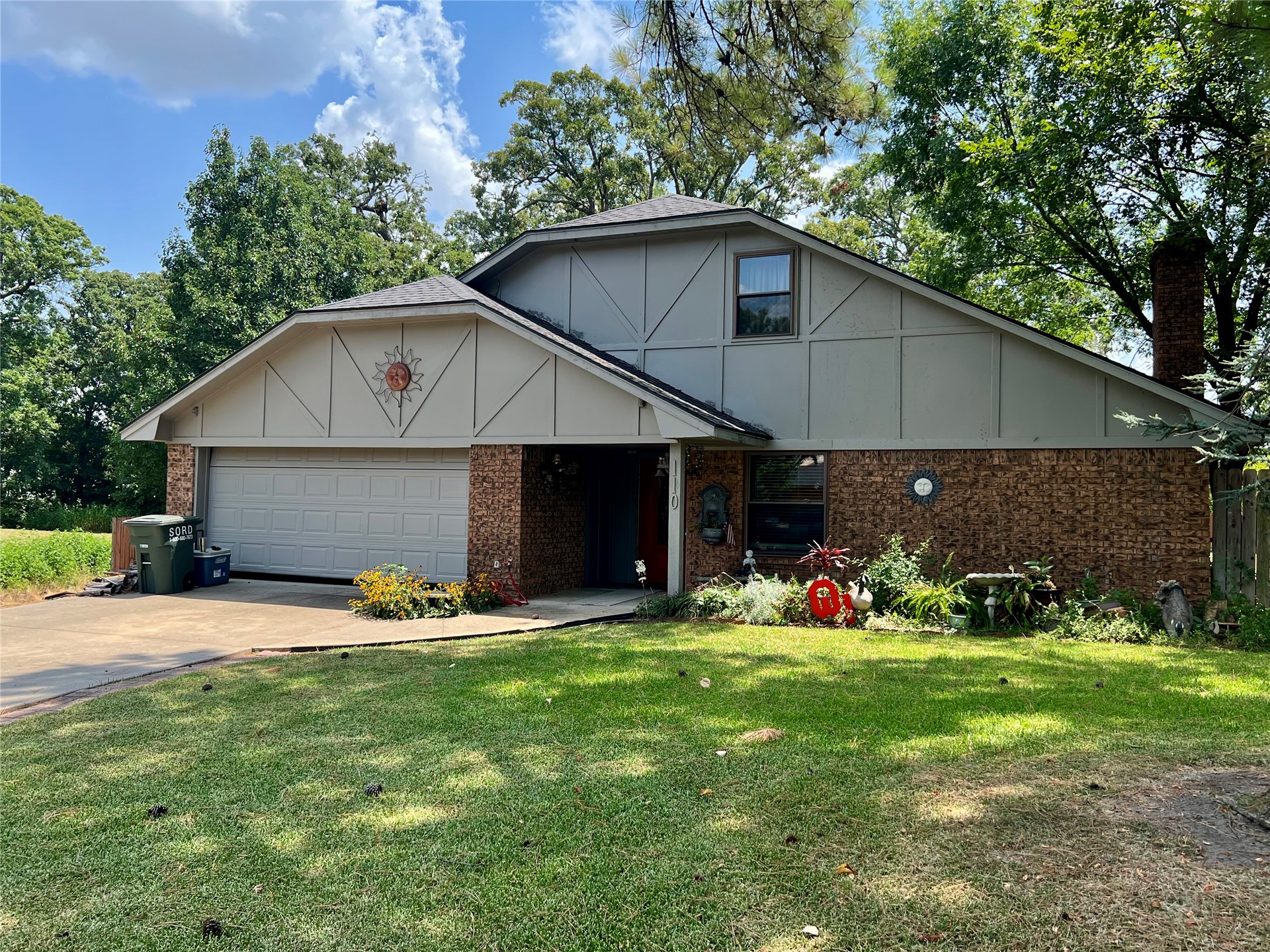 110 Parkway Plaza Madill OK 73446