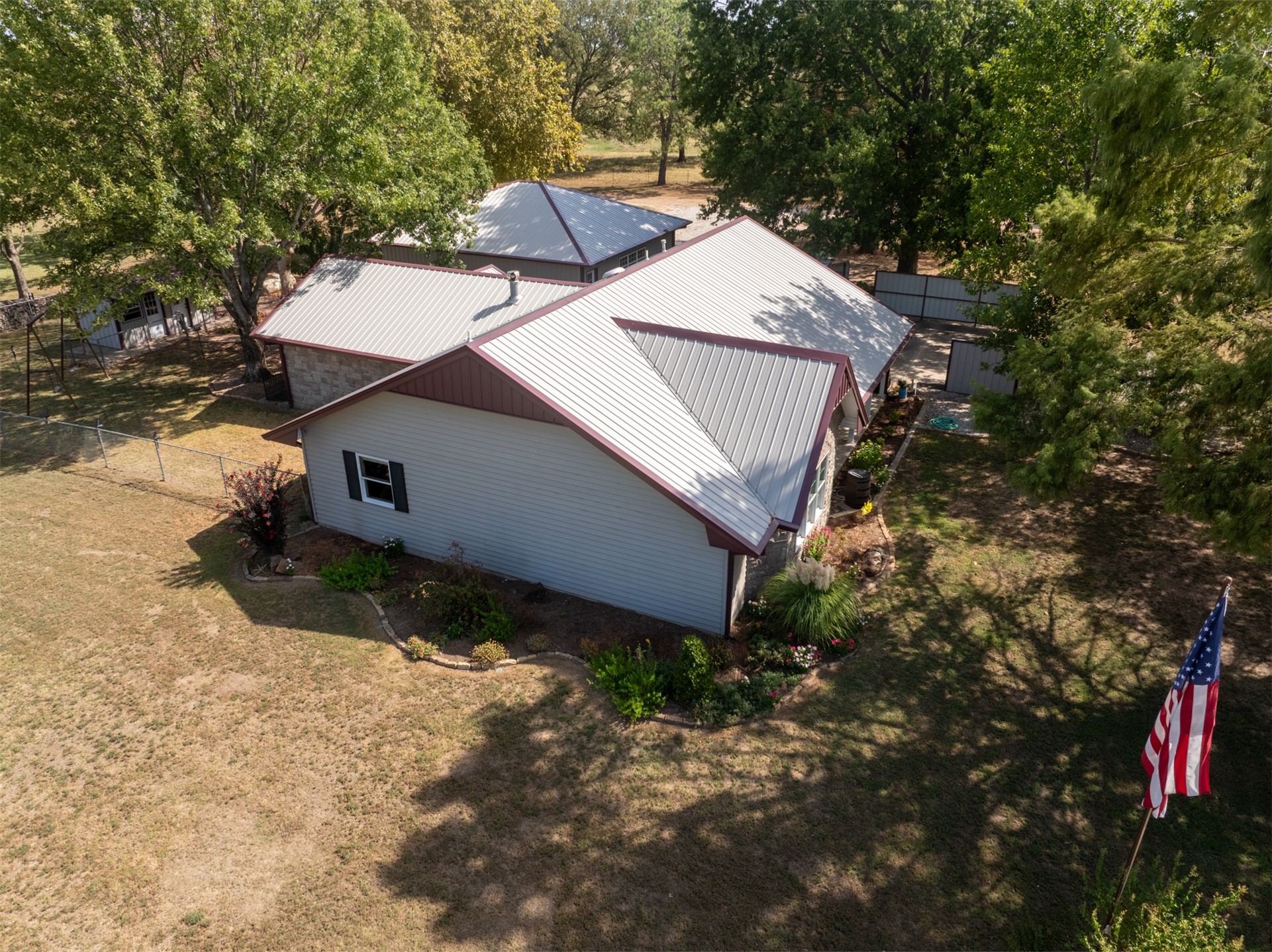 377038 E 1060 Okemah OK 74859