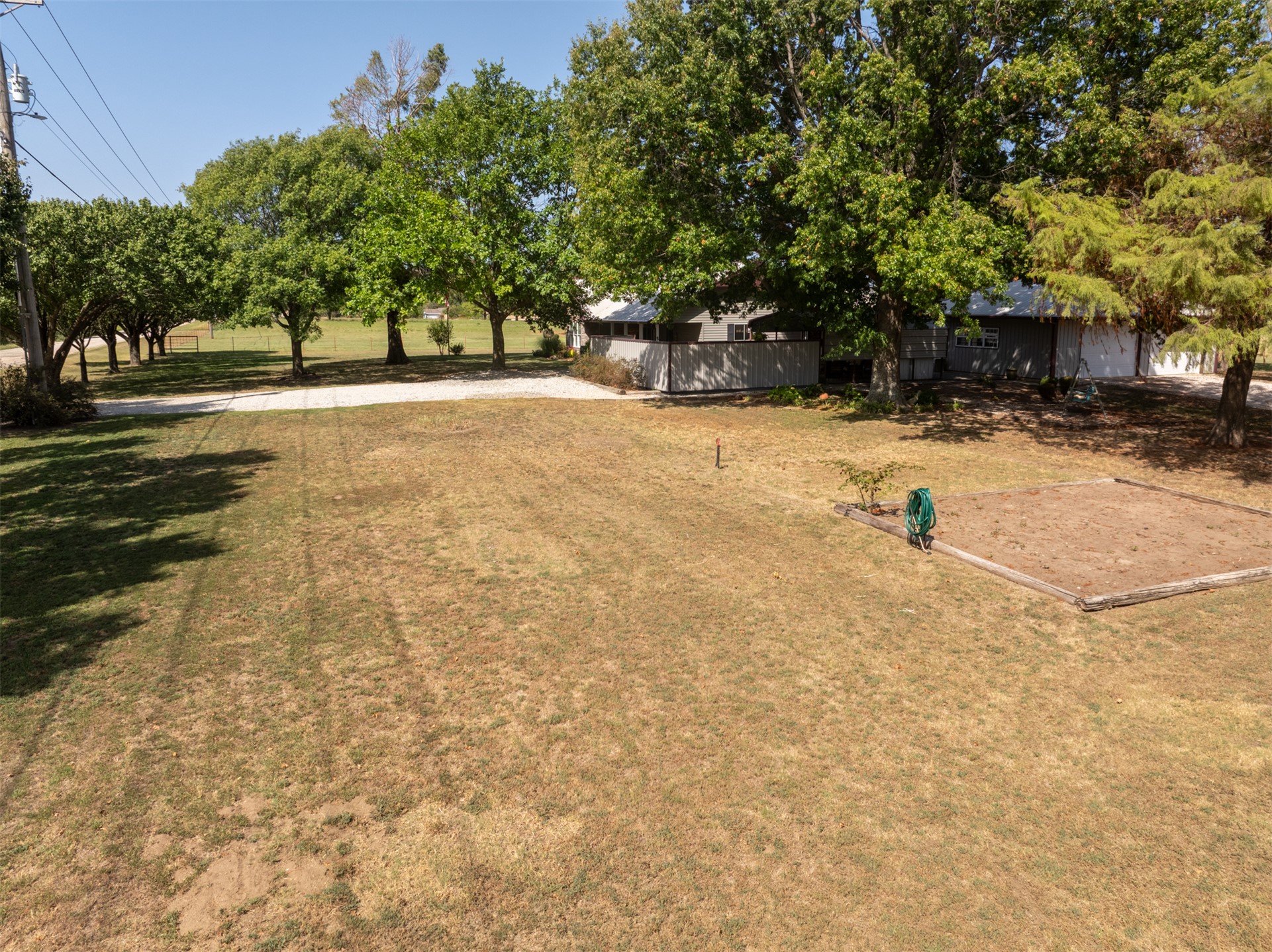 377038 E 1060 Okemah OK 74859