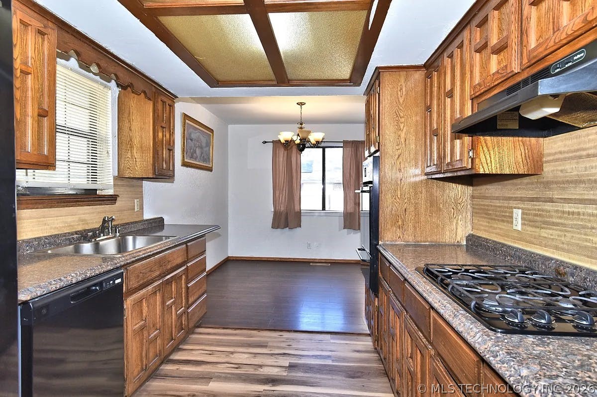 2208 W Memphis Street Broken Arrow OK 74012
