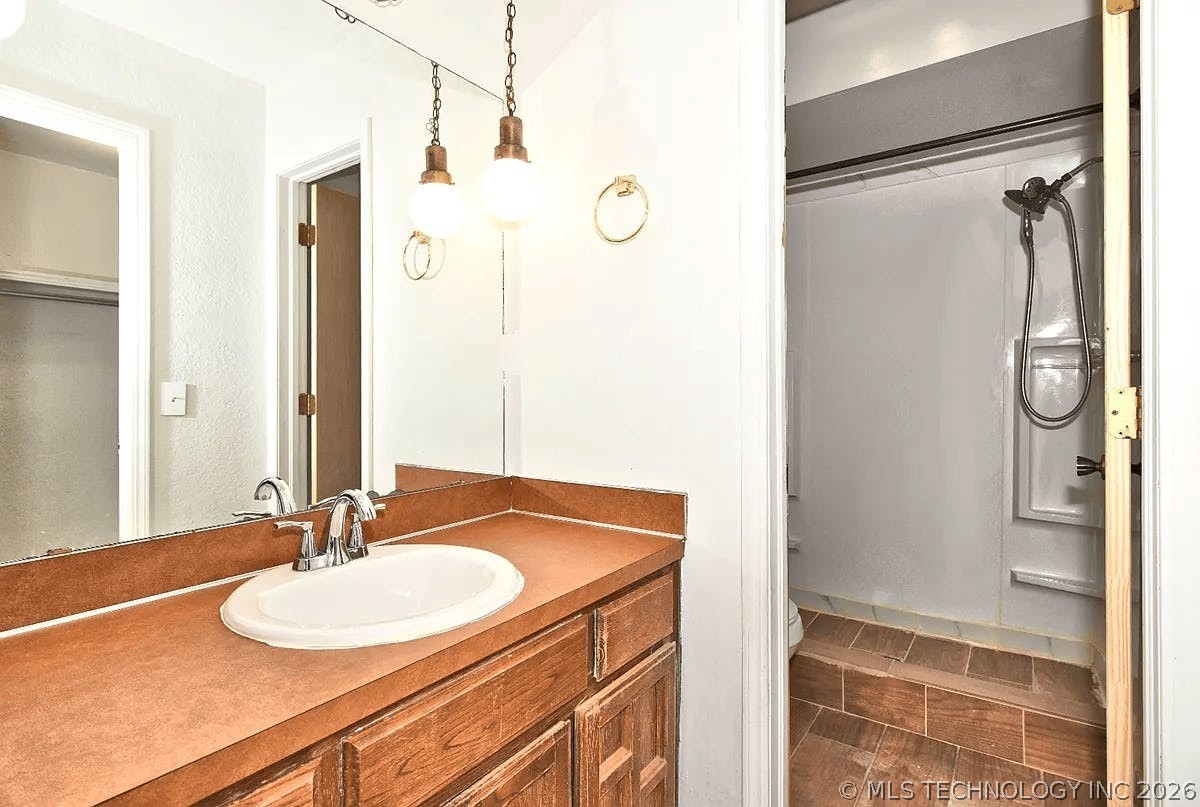 2208 W Memphis Street Broken Arrow OK 74012