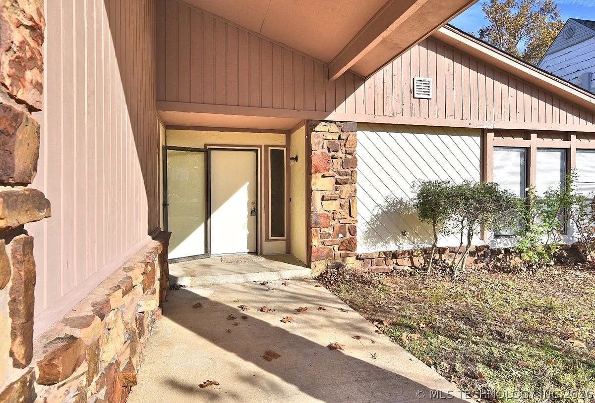 2208 W Memphis Street Broken Arrow OK 74012