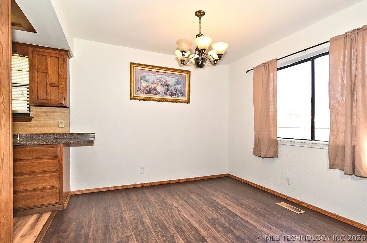 2208 W Memphis Street Broken Arrow OK 74012
