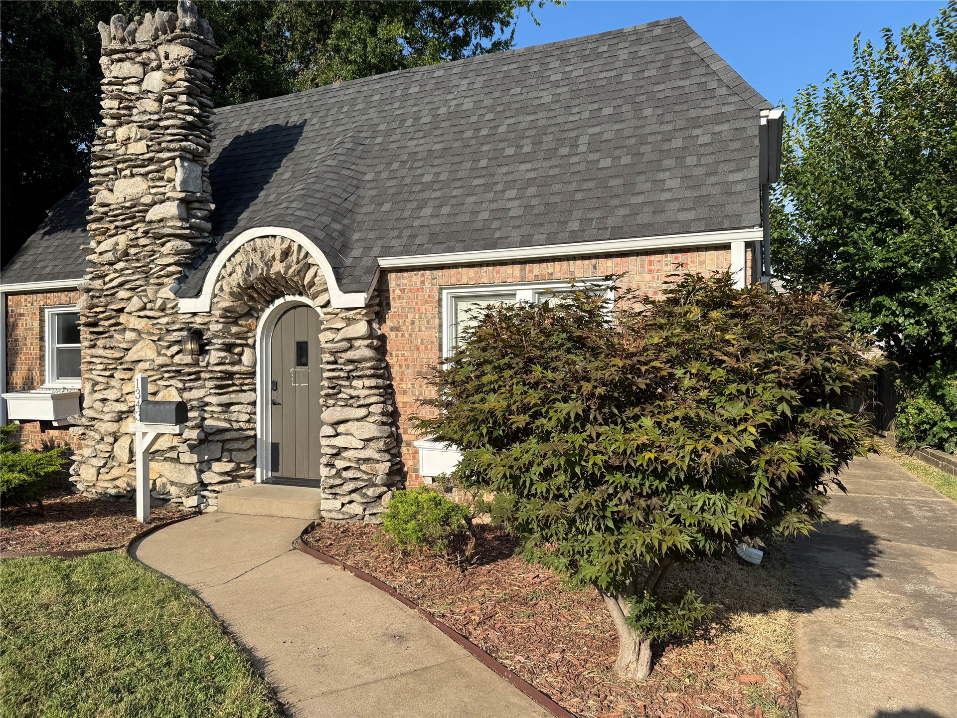 1343 S Florence Place Tulsa OK 74104