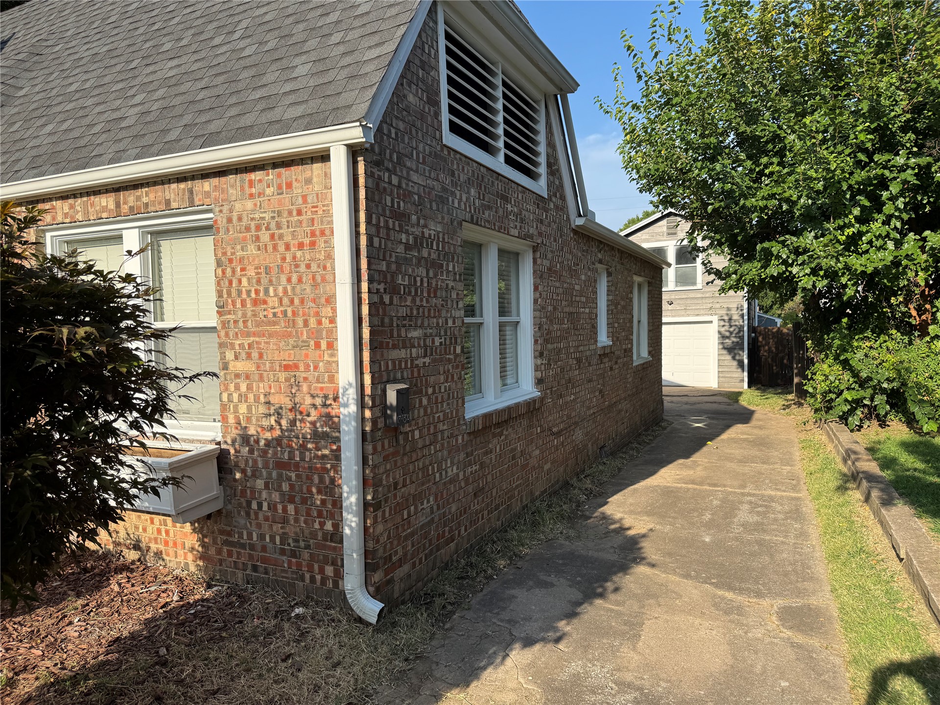 1343 S Florence Place Tulsa OK 74104