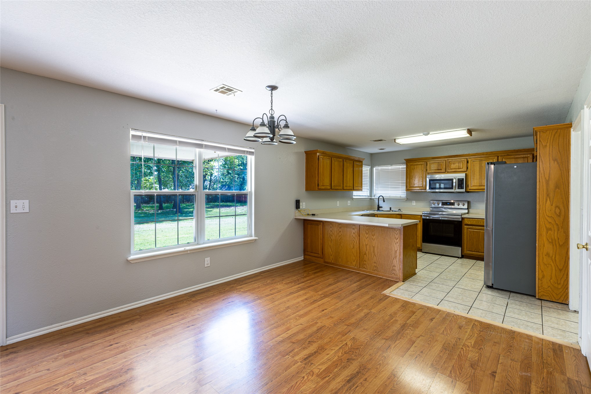 8202 E Lindy Lane Claremore OK 74019