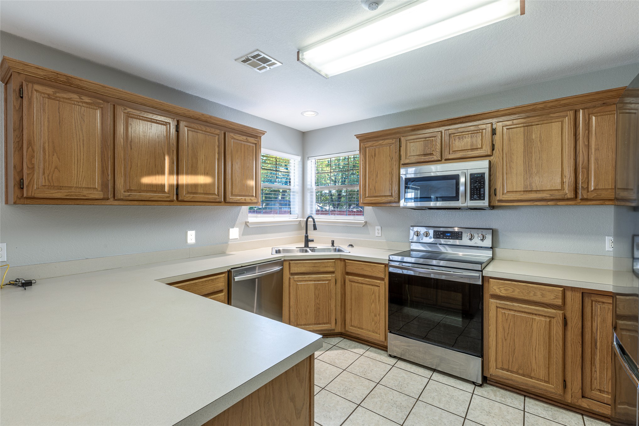 8202 E Lindy Lane Claremore OK 74019