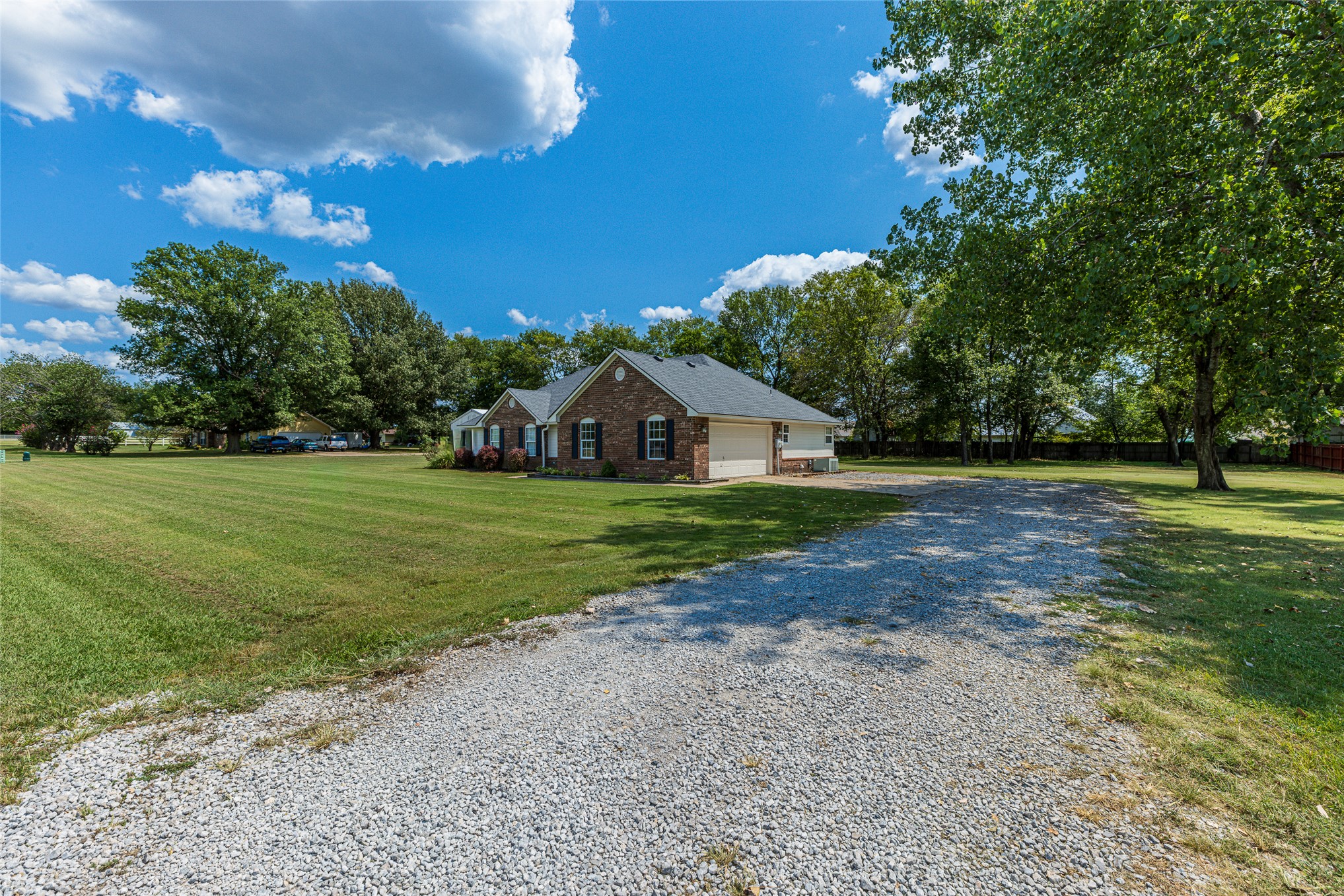 8202 E Lindy Lane Claremore OK 74019