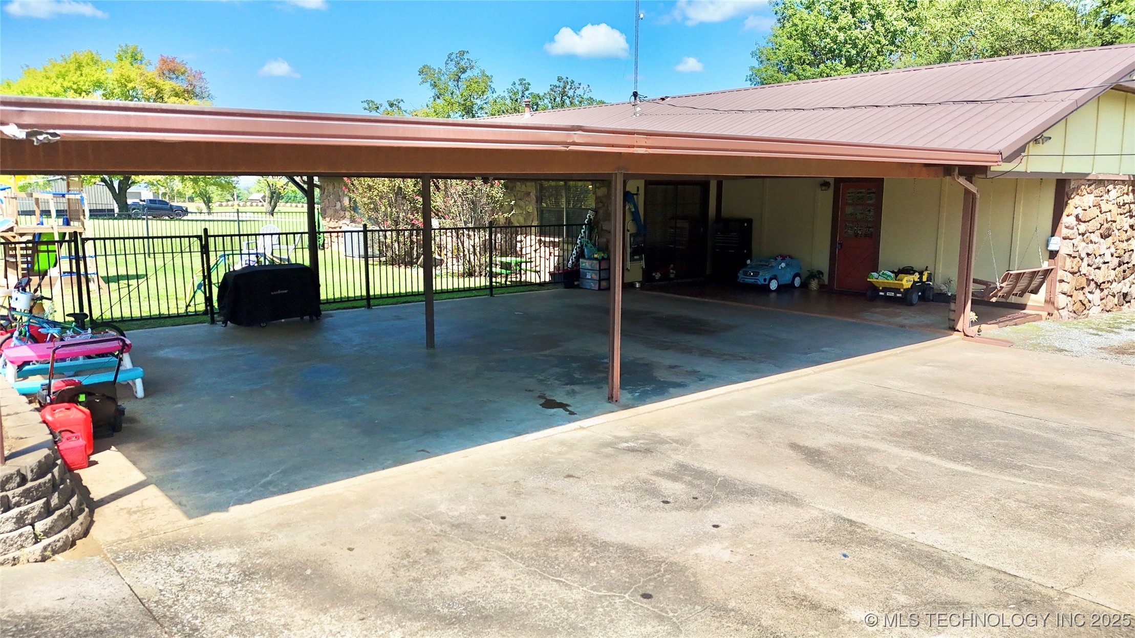 1710 E Old Military Road Stigler OK 74462