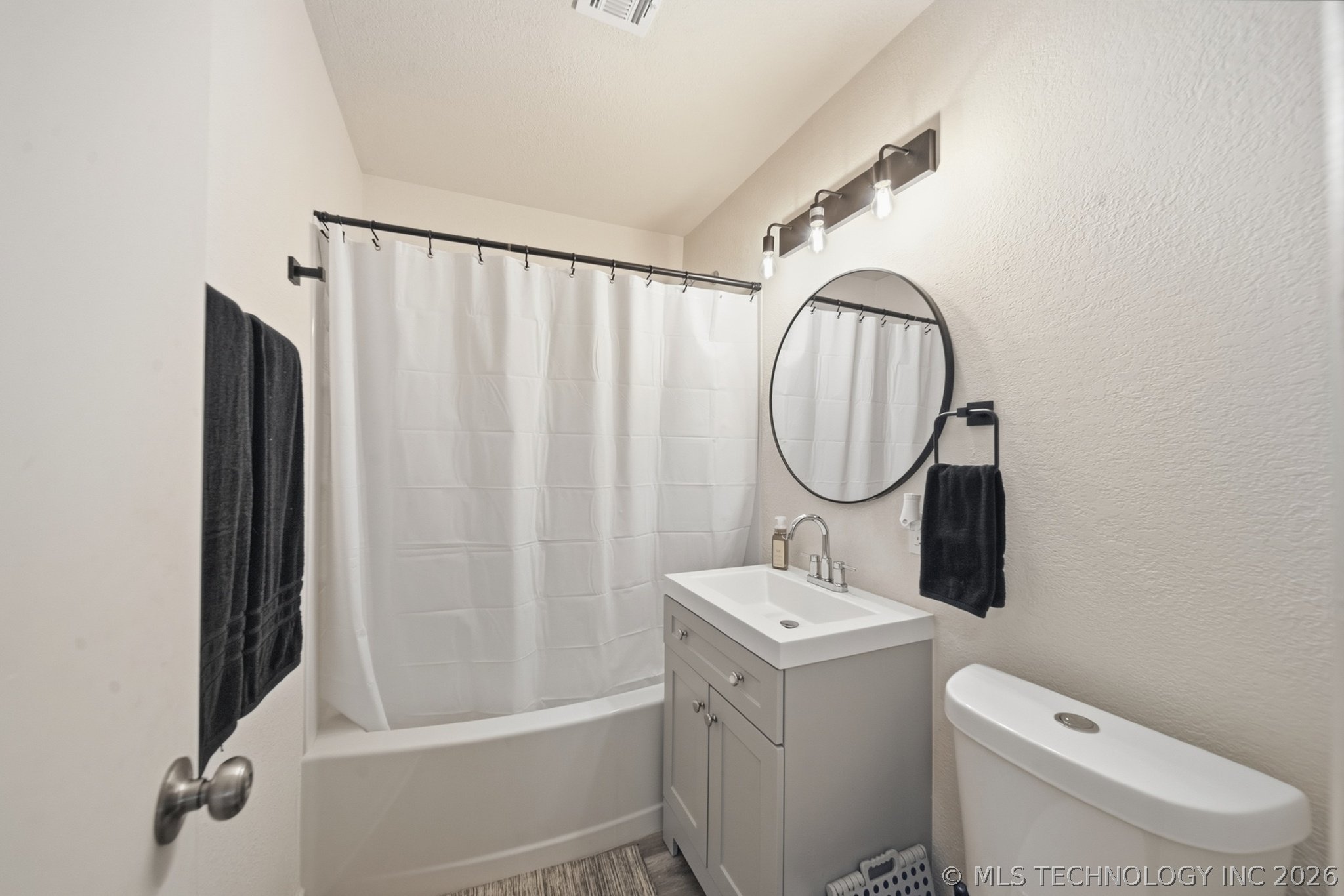 244 E 52nd Place N Tulsa OK 74126