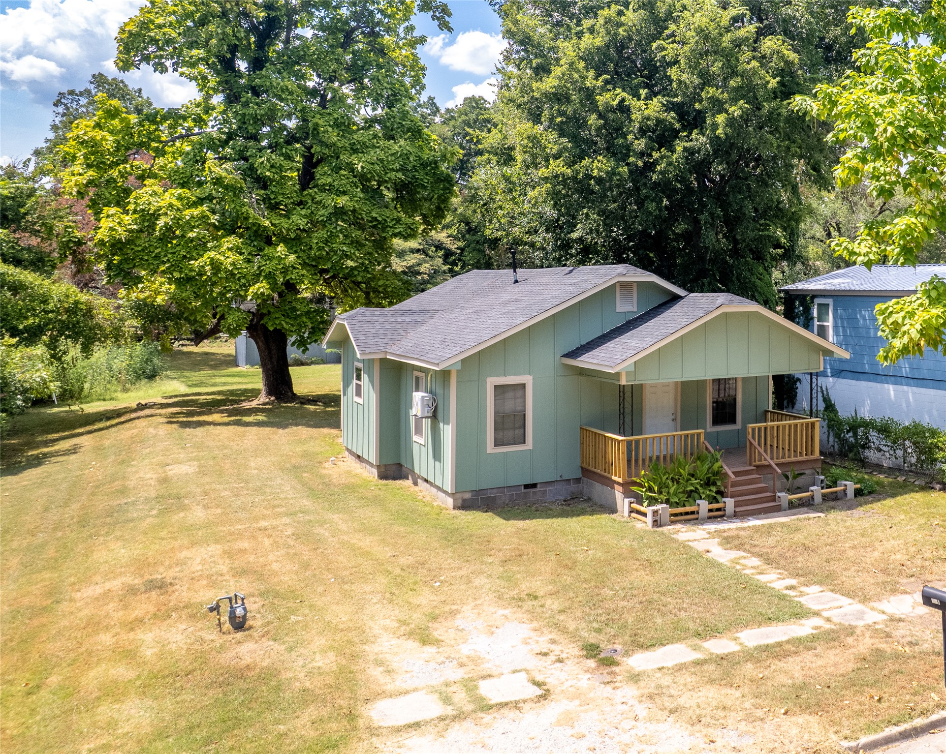 325 N Cherry Ada OK 74820