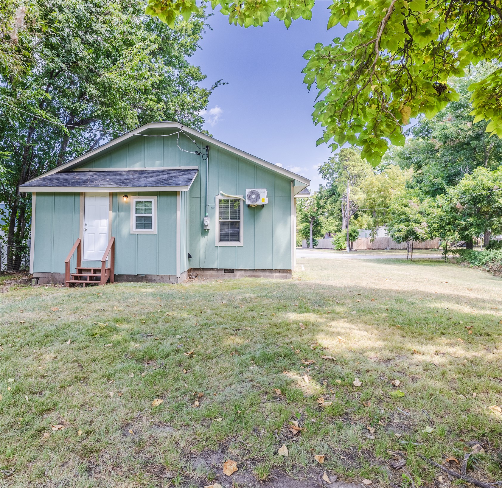 325 N Cherry Ada OK 74820