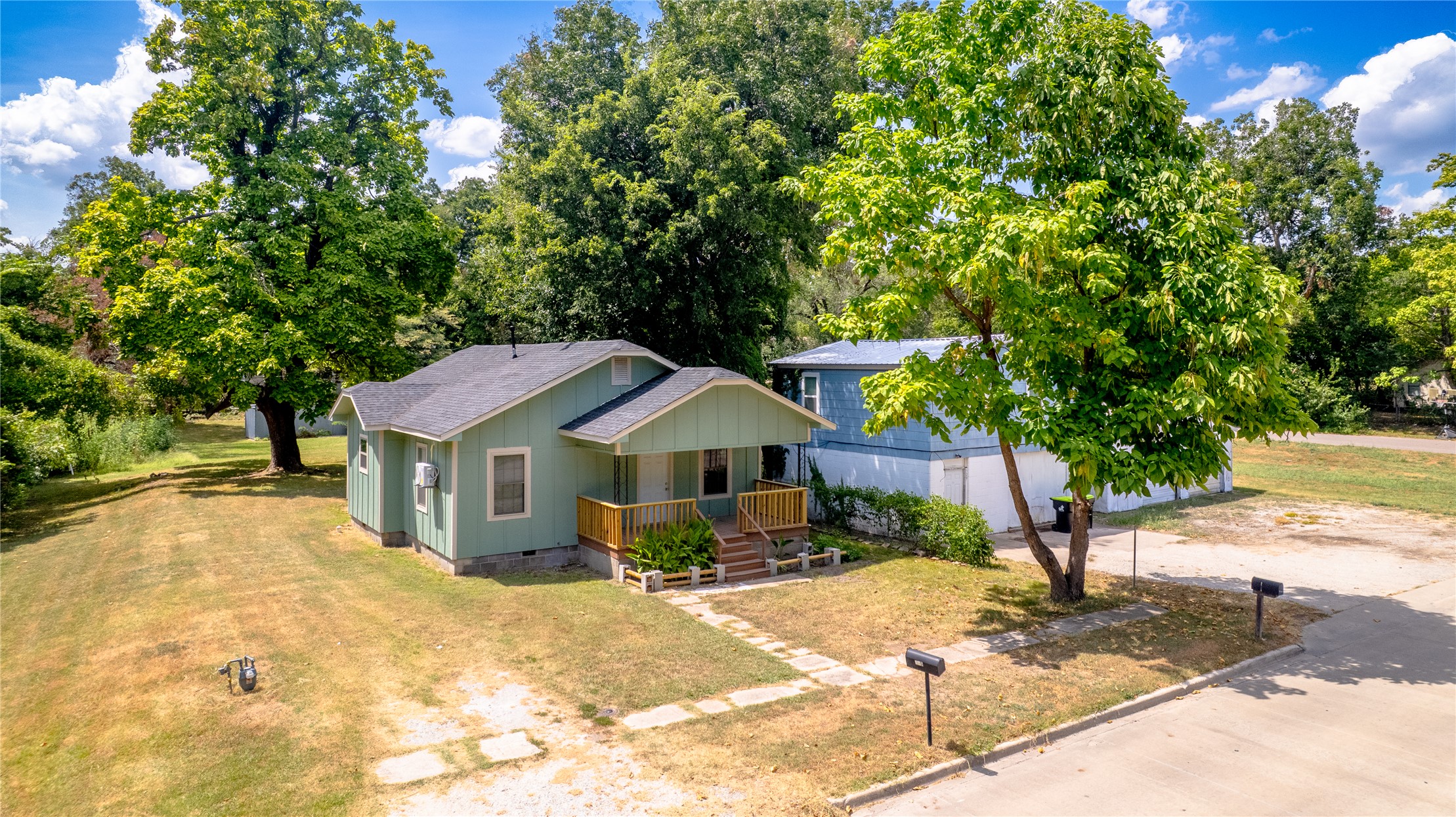 325 N Cherry Ada OK 74820