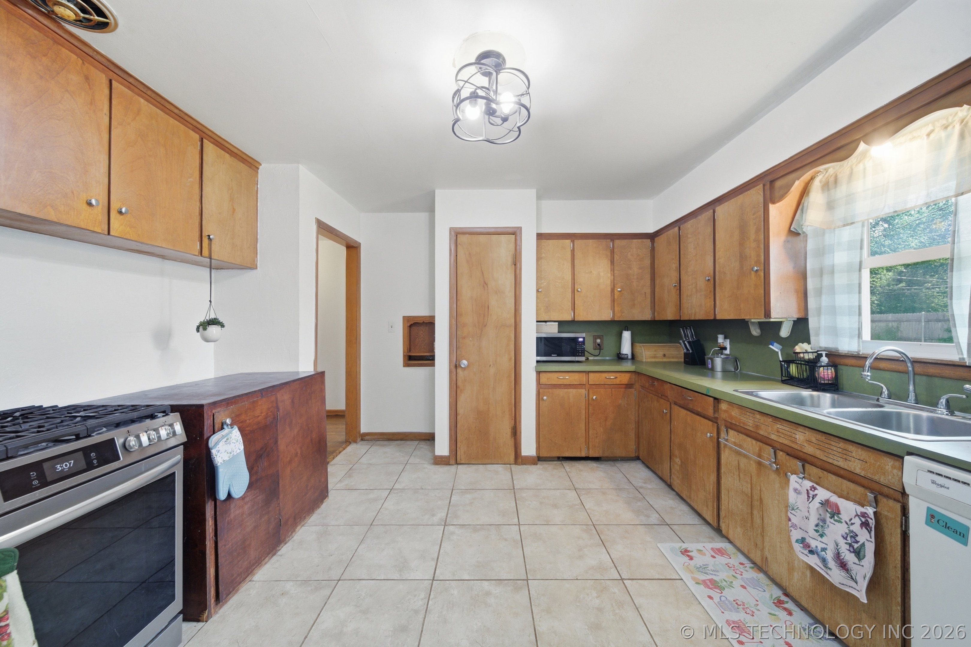 318 N 18th Street Collinsville OK 74021