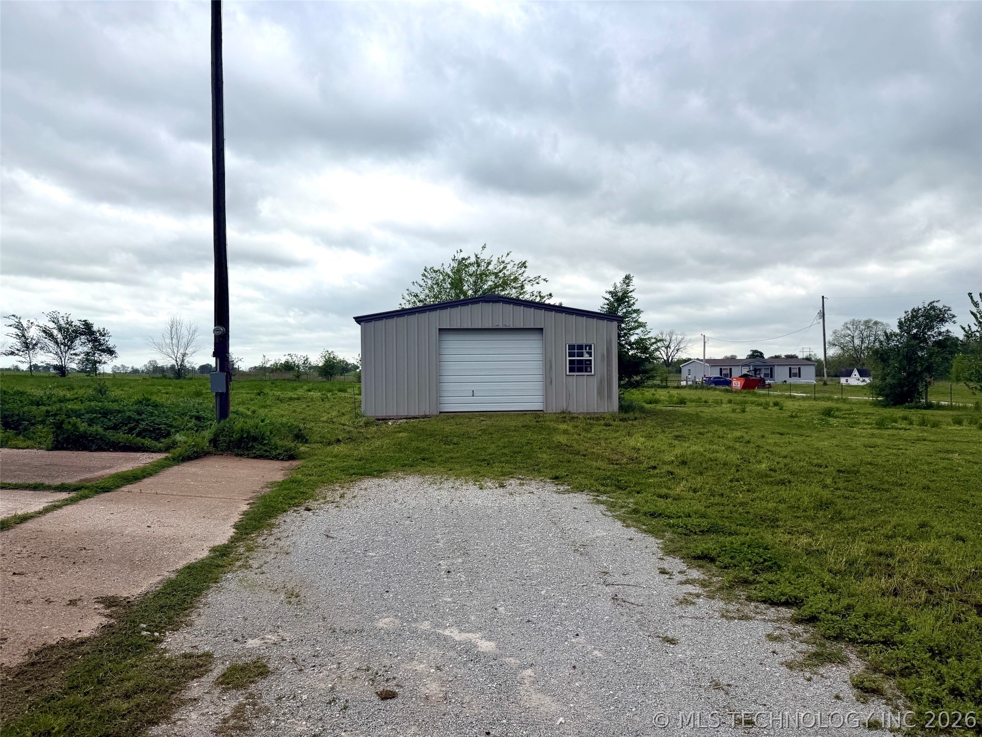 56601 E 150 Road Fairland OK 74343