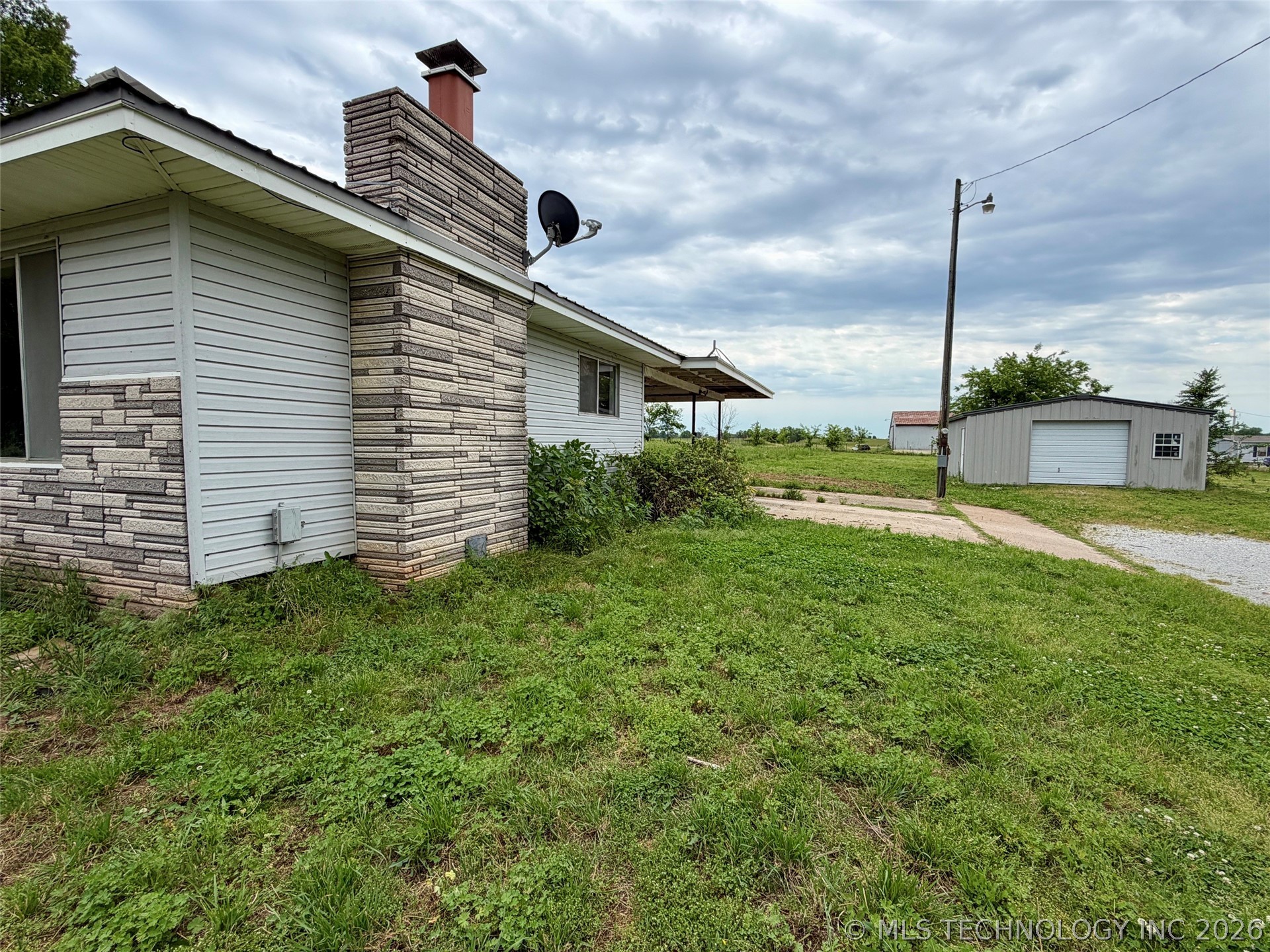56601 E 150 Road Fairland OK 74343