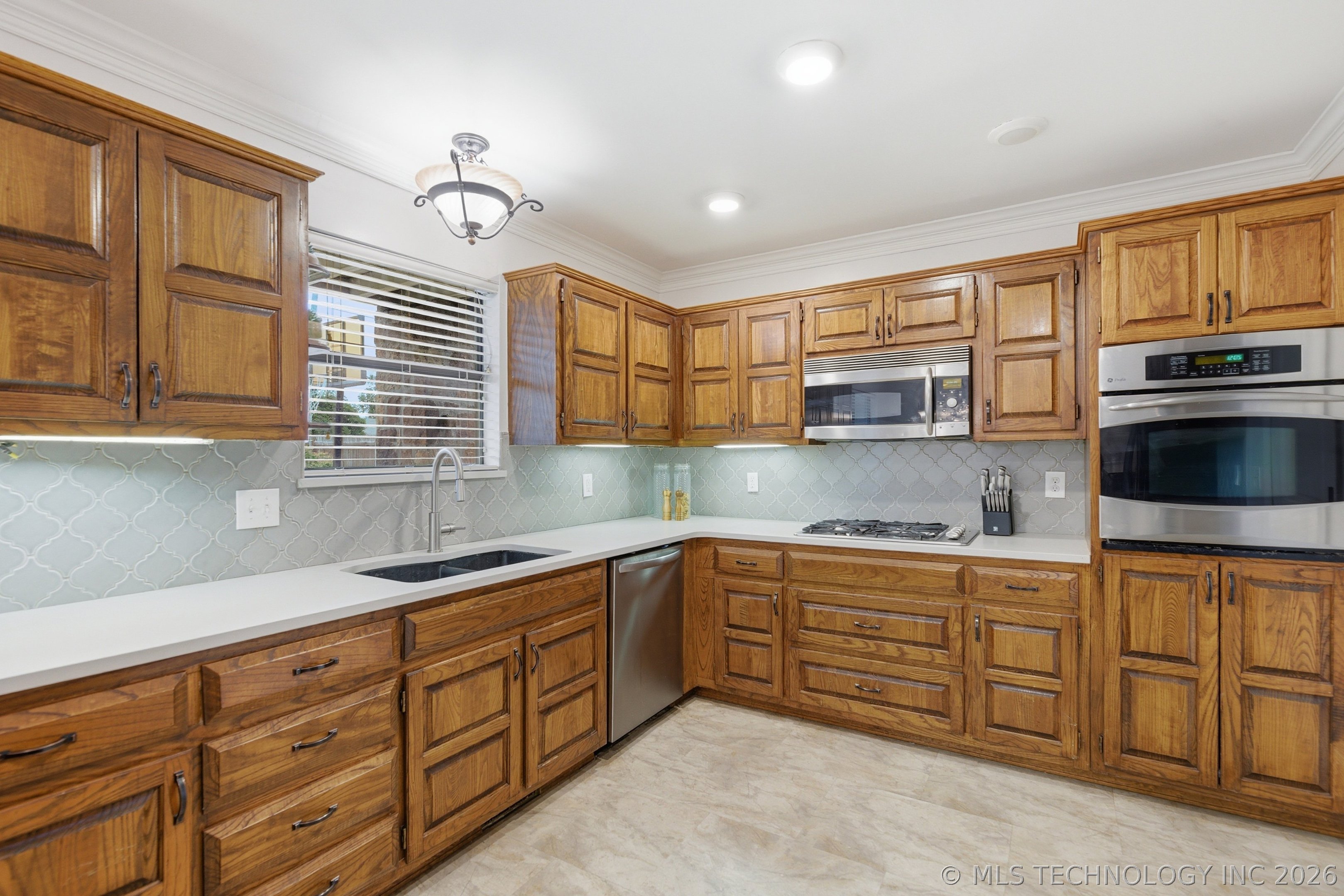 2400 W Washington Place Broken Arrow OK 74012