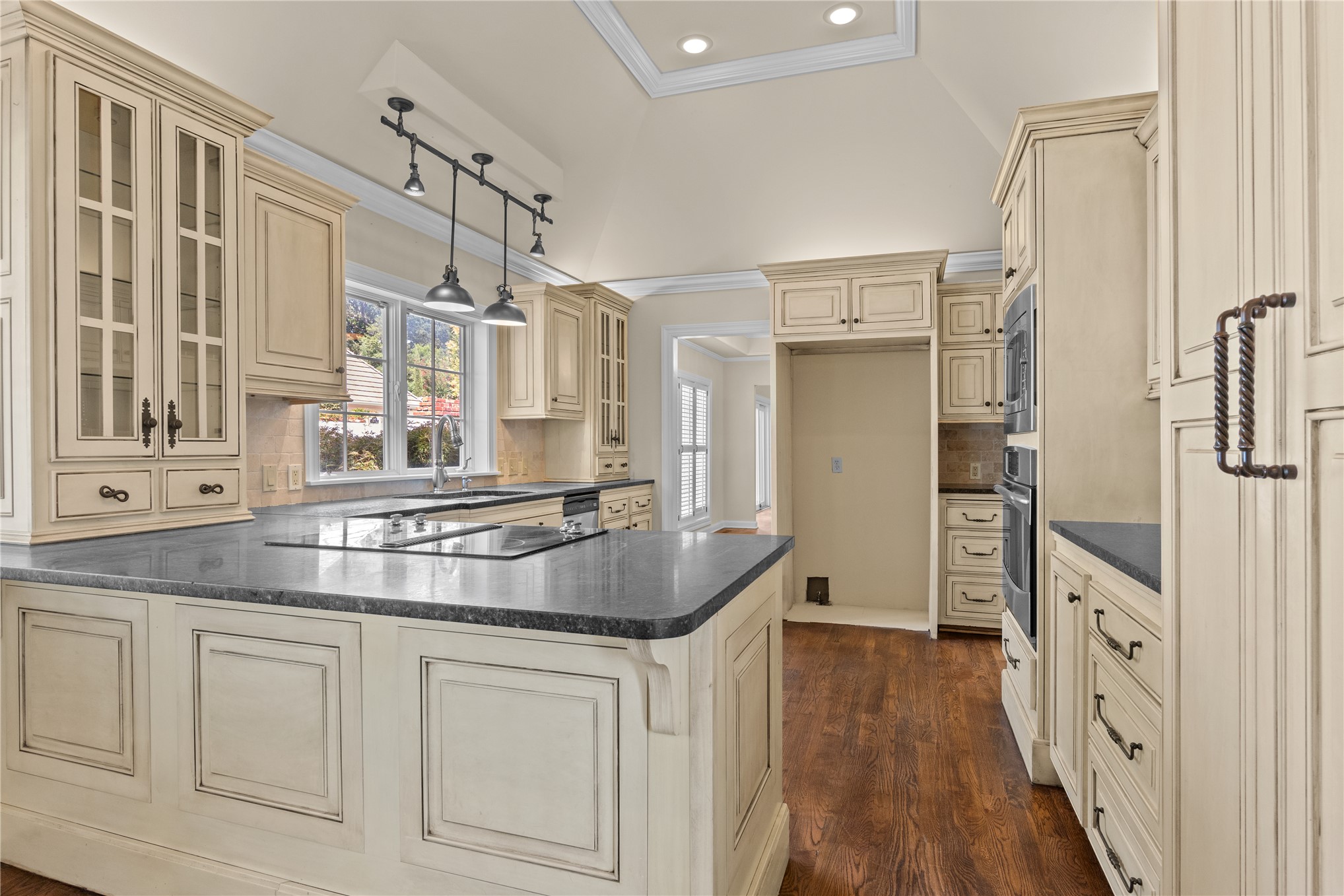 4807 S Yorktown Court Tulsa OK 74105